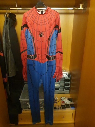 Spiderman homecoming costume - spiderman,